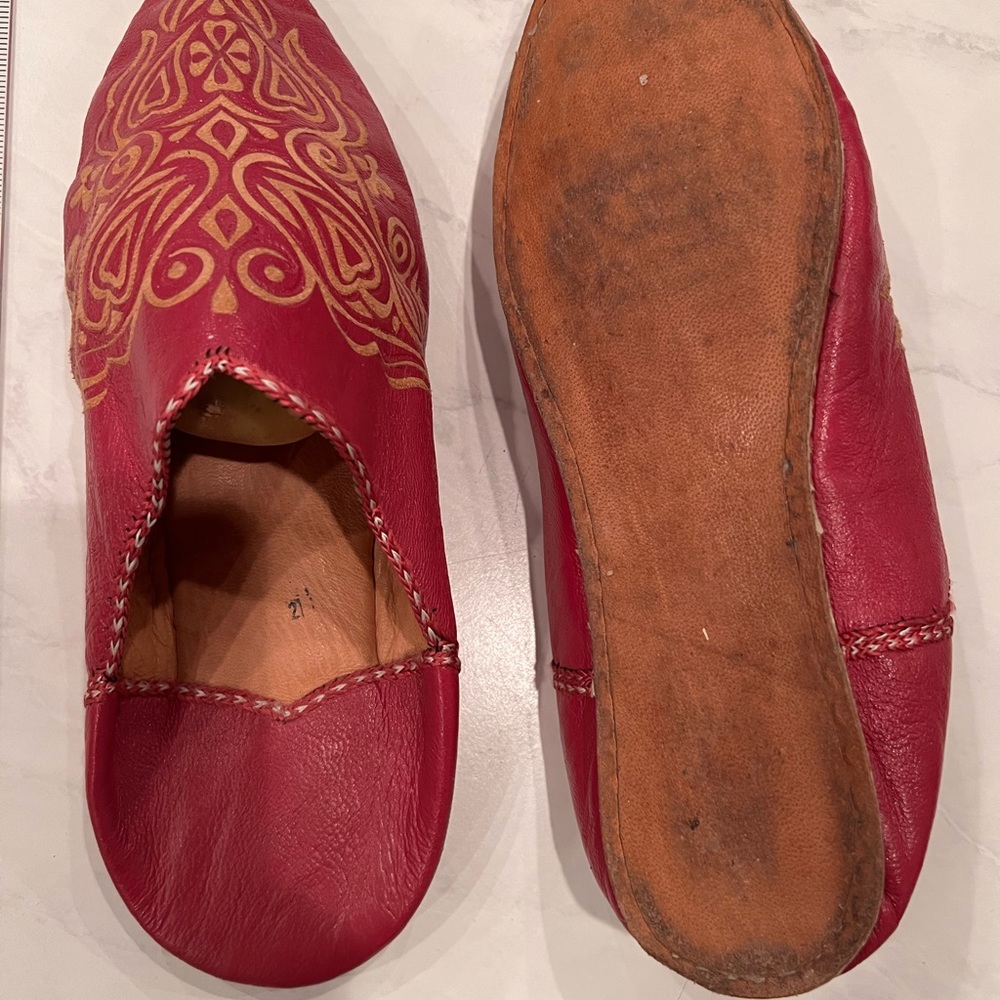 Pink Moroccan leather slides